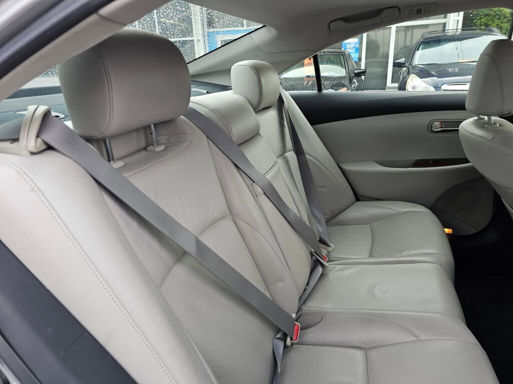 Used 2011 Lexus ES 350 image 16
