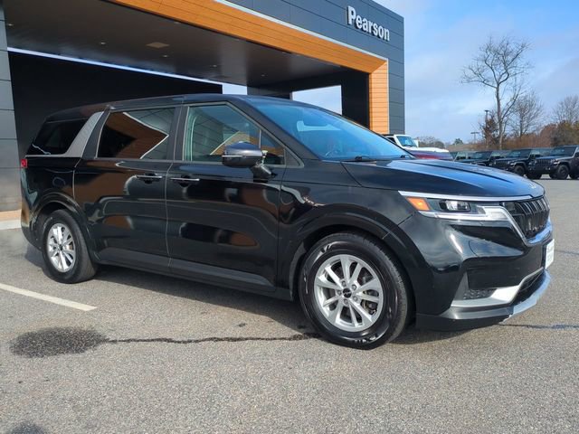 Used 2022 Kia Carnival LX image 2