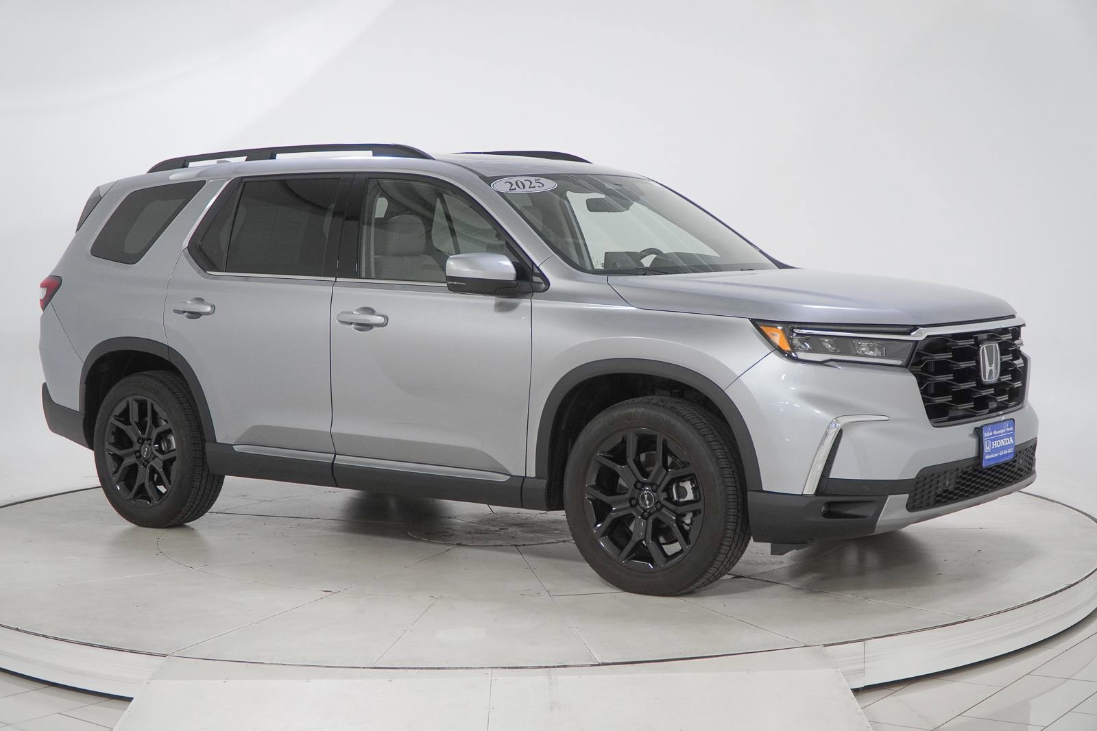Certified 2025 Honda Pilot Touring image 16