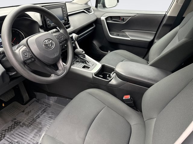Used 2022 Toyota RAV4 LE image 10