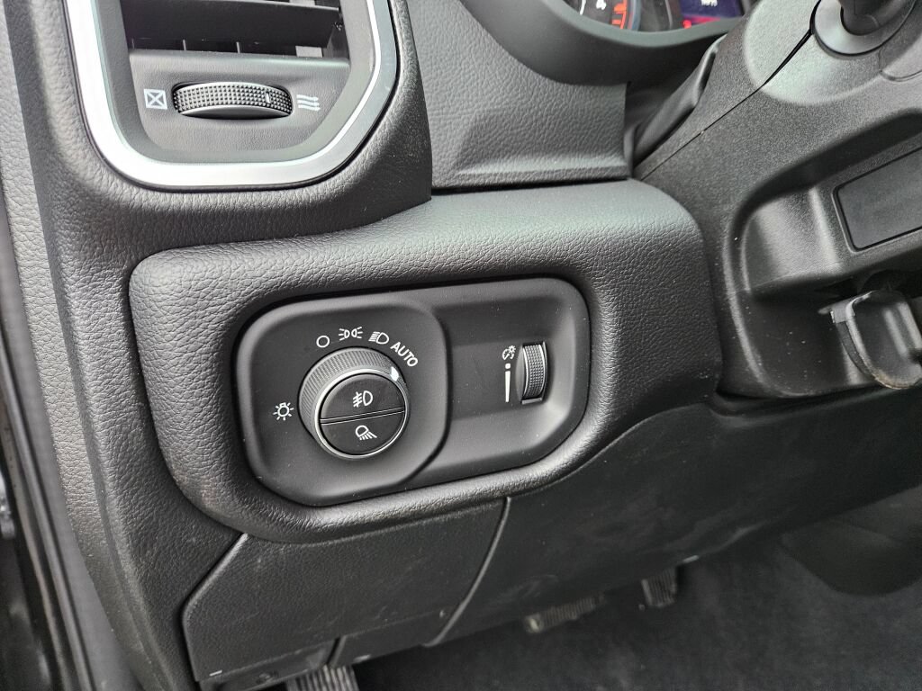 New 2026 RAM 2500 Big Horn AWD/4WD image 18