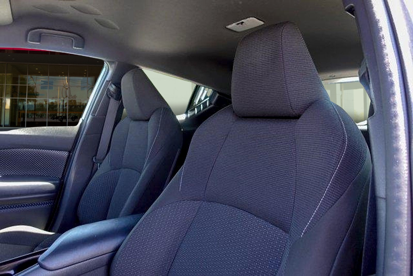 Used 2019 Toyota C-HR XLE FWD image 10