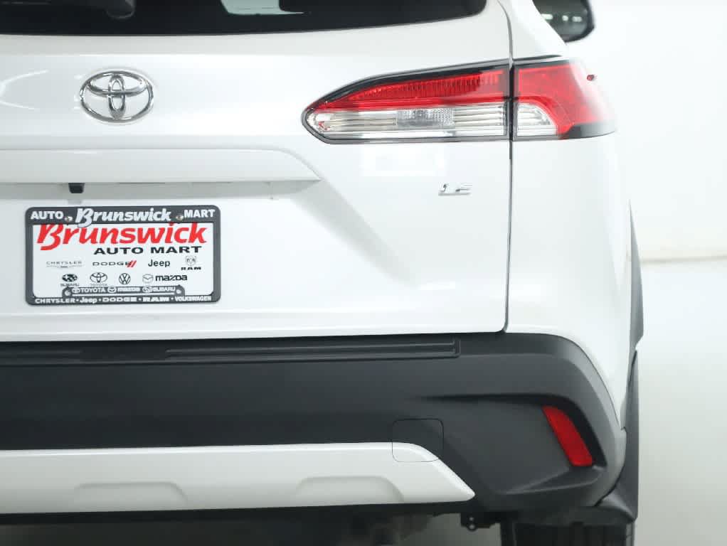 Certified 2024 Toyota Corolla Cross LE FWD image 41