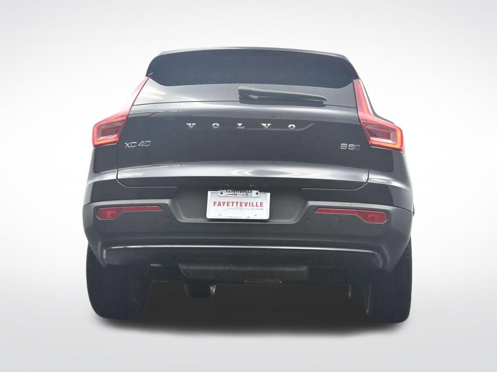 Used 2024 Volvo XC40 B5 Core image 33