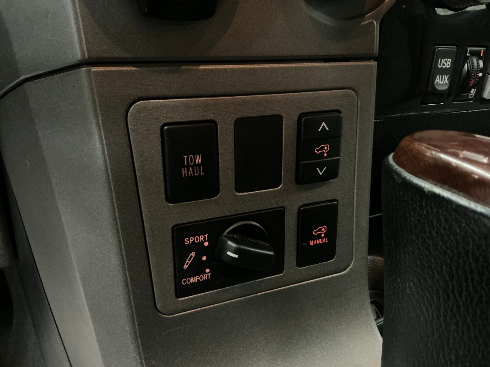 Used 2013 Toyota Sequoia Platinum w/ Preferred Accessory Pkg image 28