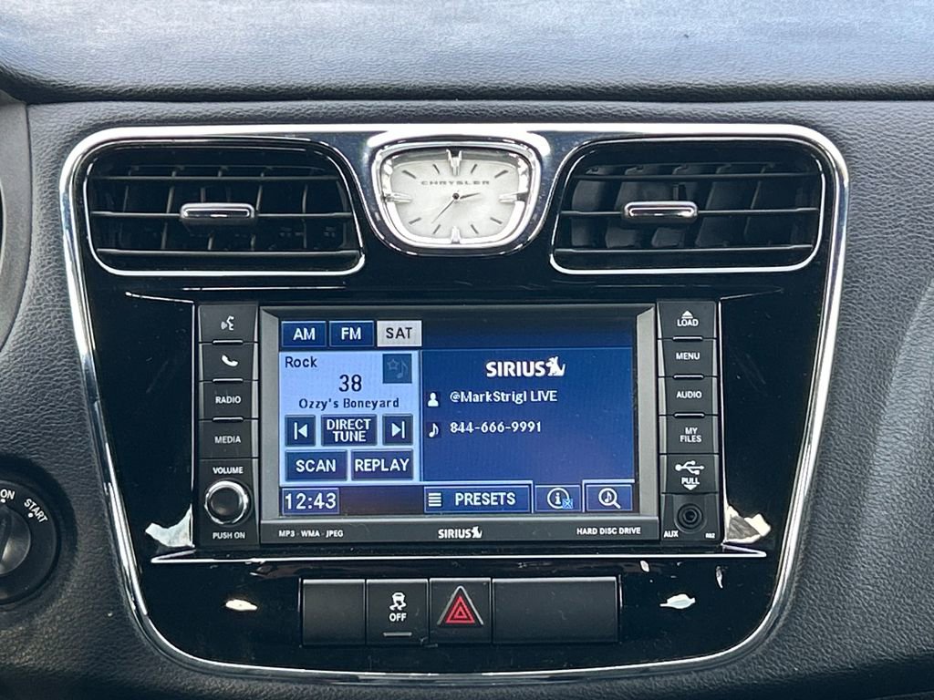 Used 2011 Chrysler 200 Touring FWD image 25