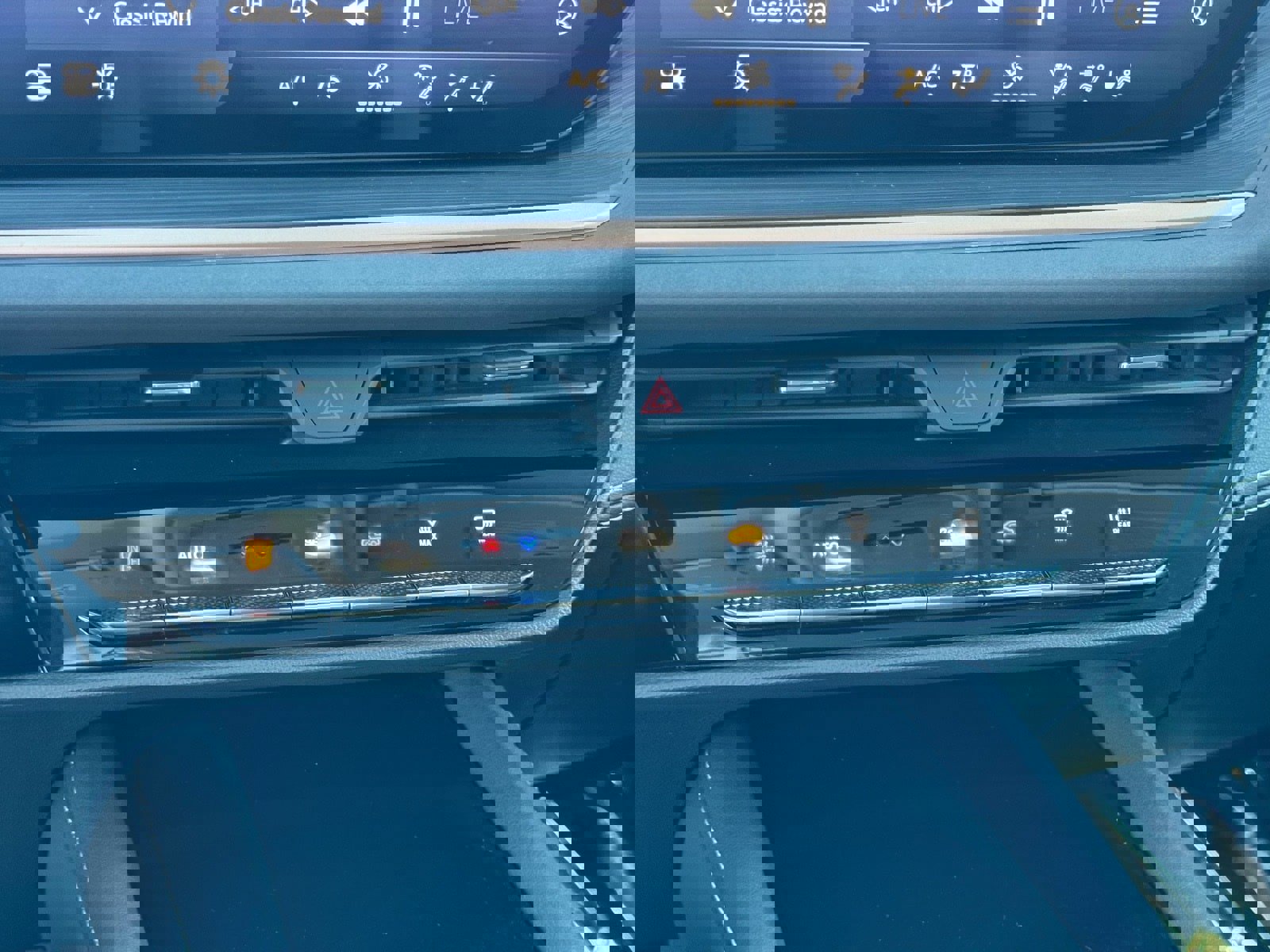 Used 2025 Buick Envision Sport Touring image 30