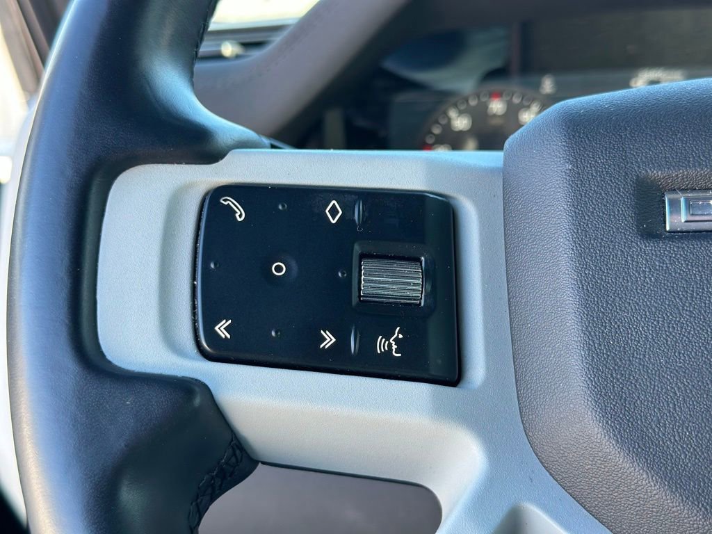 Used 2023 Land Rover Defender 90 S image 26
