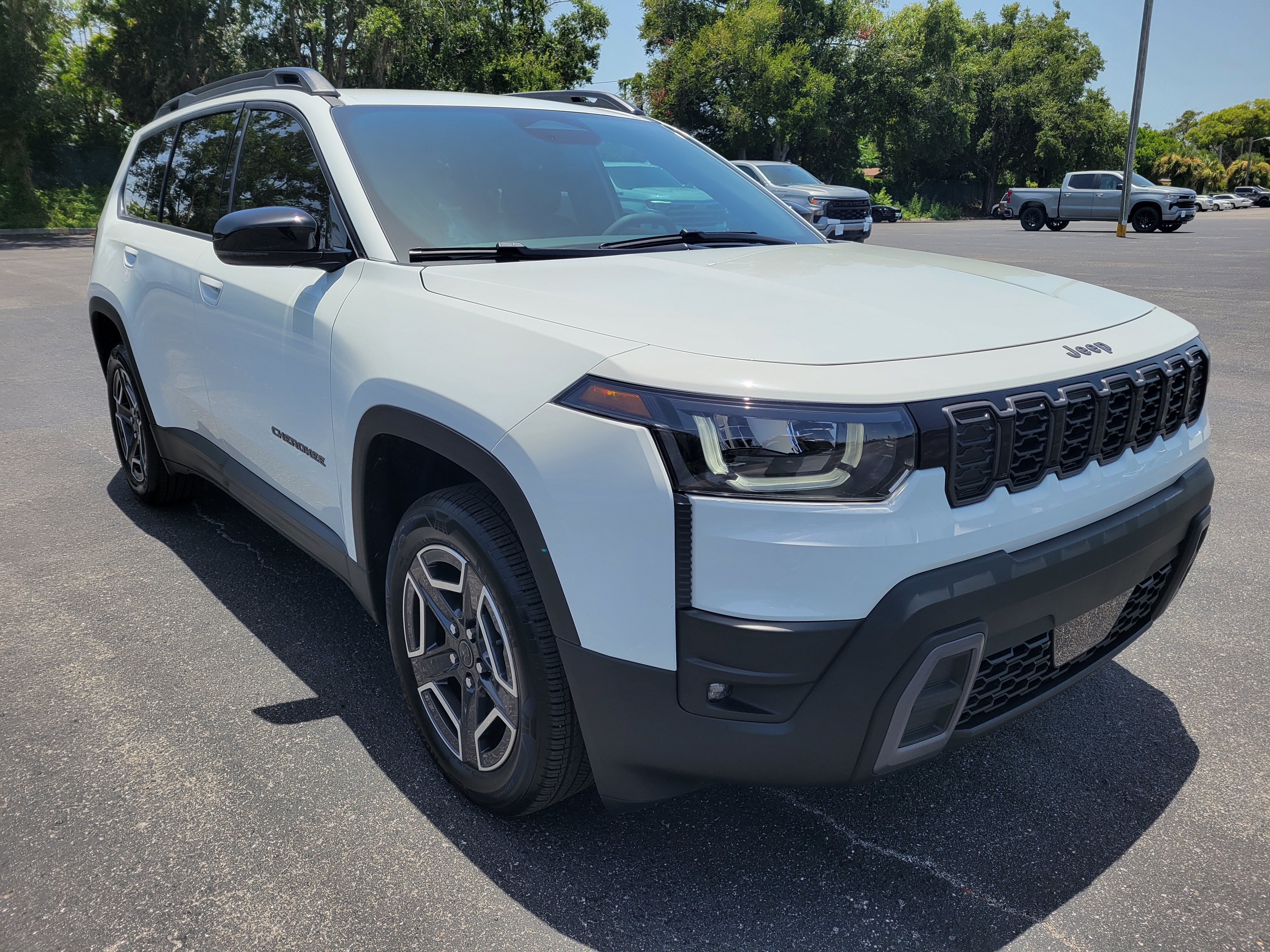 Used 2026 Jeep Cherokee Limited AWD/4WD image 3
