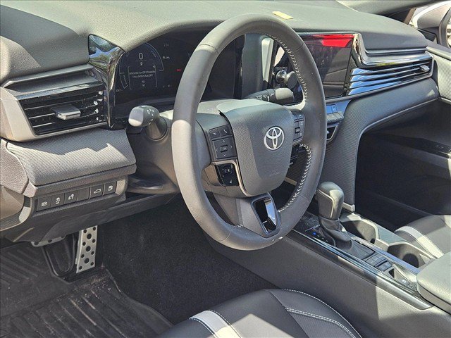 Used 2026 Toyota Camry SE FWD image 9