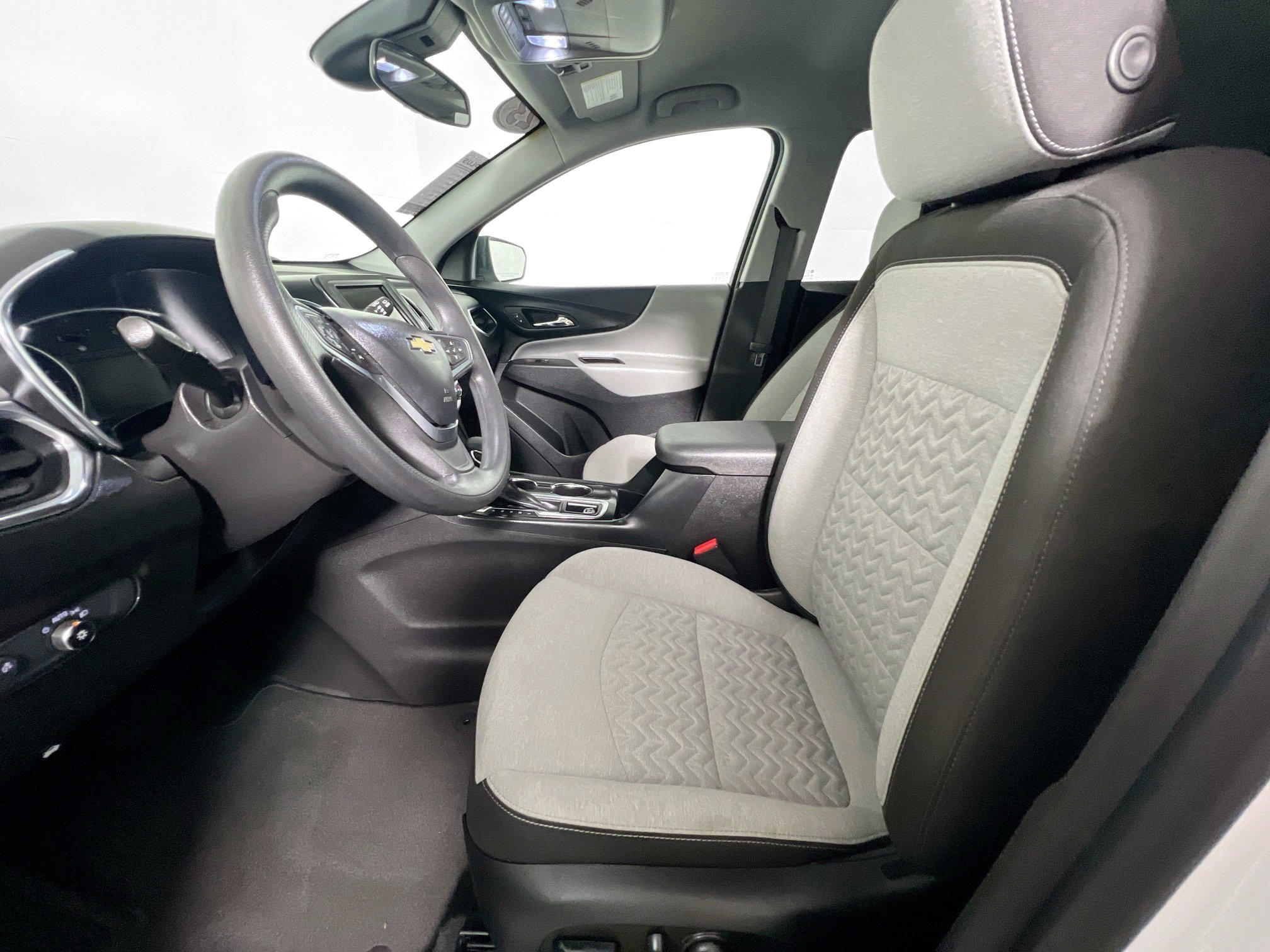 Used 2023 Chevrolet Equinox LS w/ LS Convenience Package image 14