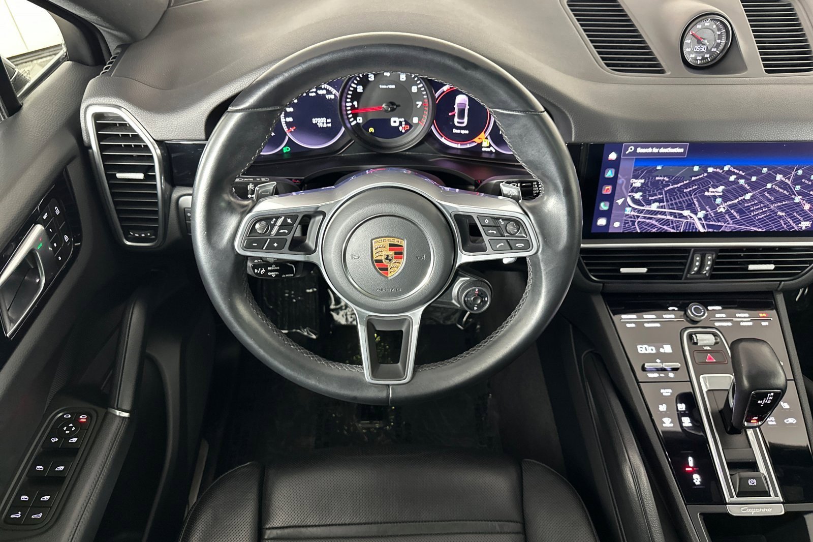Used 2023 Porsche Cayenne Coupe image 13