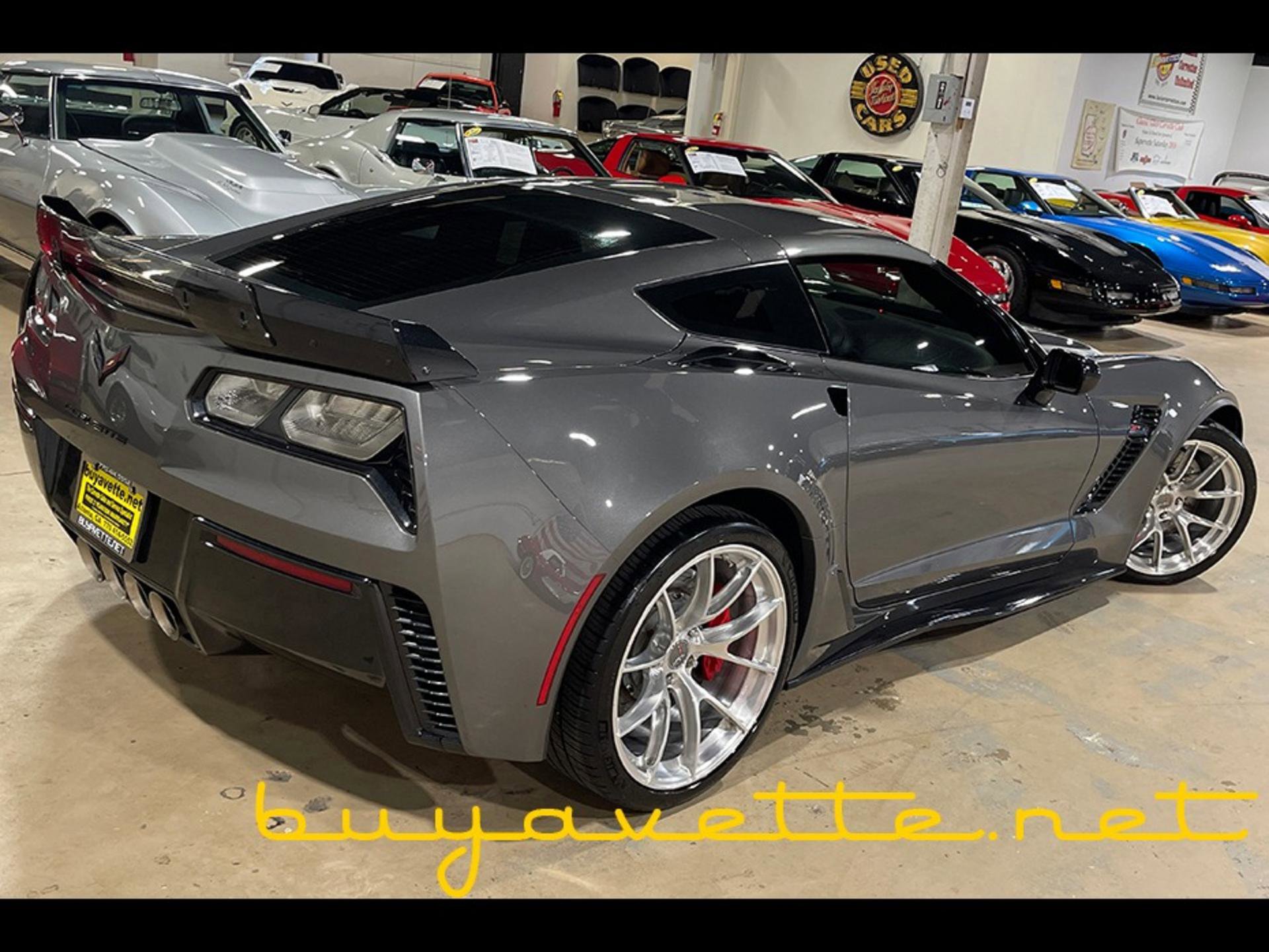 Used 2015 Chevrolet Corvette Z06 w/ 2LZ Preferred Equipment Group image 2