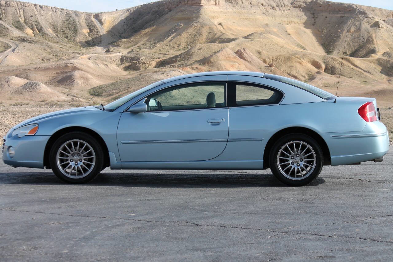 Used 2004 Chrysler Sebring Limited w/ Leather Interior Group FWD image 5