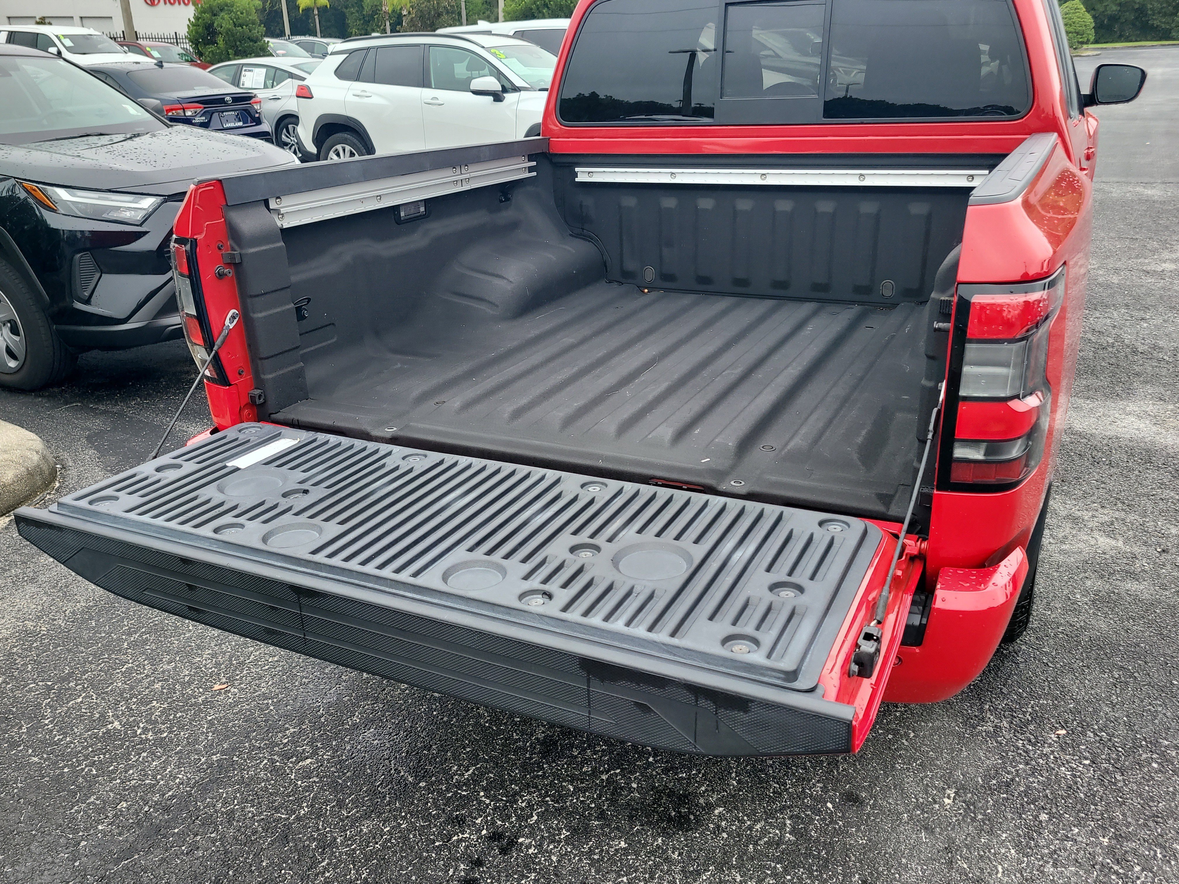 Used 2022 Nissan Frontier SV image 12