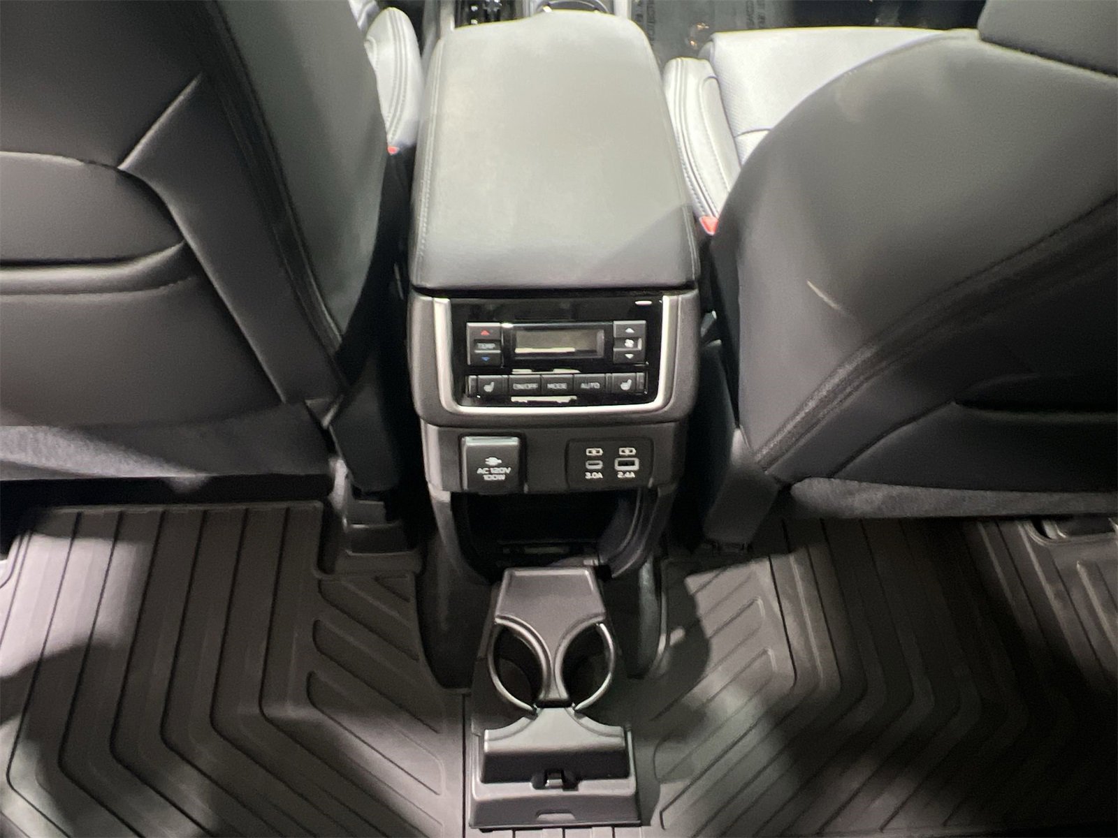 Used 2025 Subaru Ascent Bronze Edition image 21