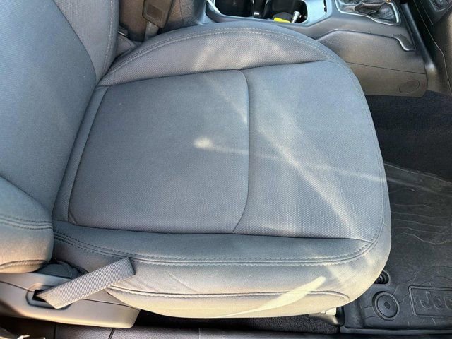 Used 2019 Jeep Wrangler Unlimited Sport image 14