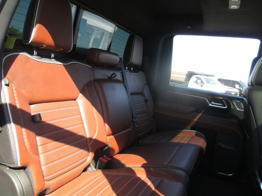 Used 2024 GMC Sierra 2500 Denali Ultimate AWD/4WD image 29