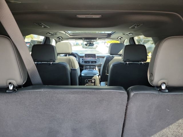 Used 2024 Chevrolet Suburban Premier w/ Premium Package image 15