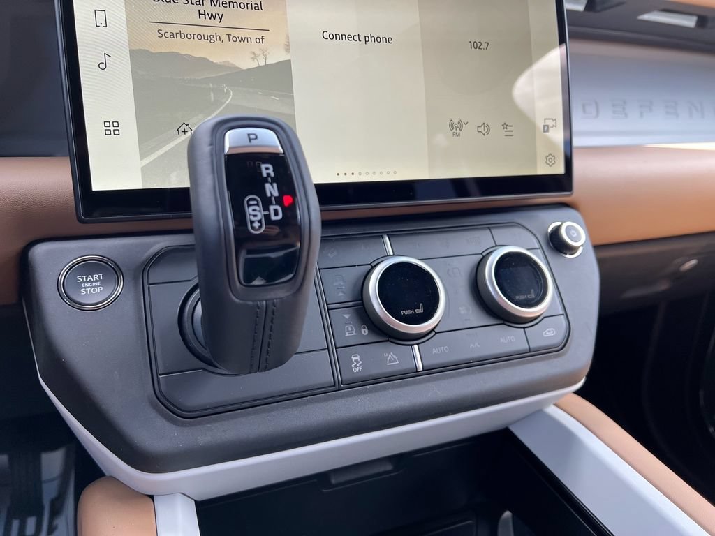 New 2026 Land Rover Defender 130 X-Dynamic SE AWD/4WD image 18