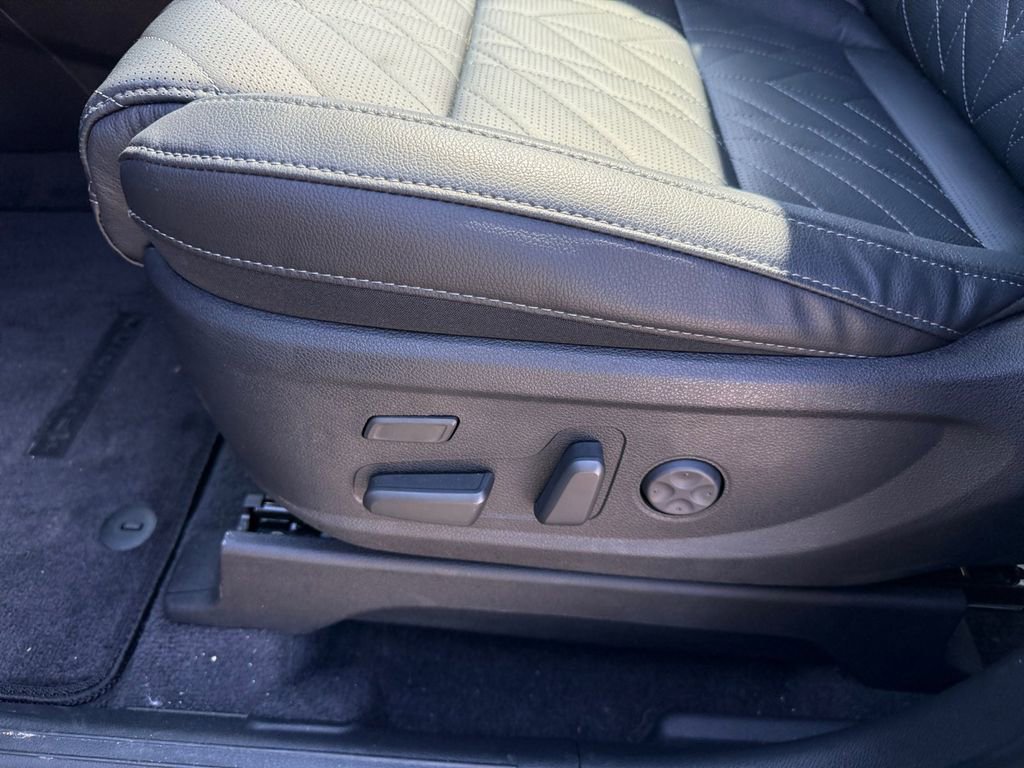 Used 2025 Kia Telluride SX X-Line image 13