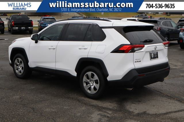 Used 2021 Toyota RAV4 LE image 6