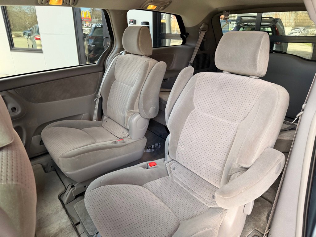 Used 2006 Toyota Sienna CE FWD image 12