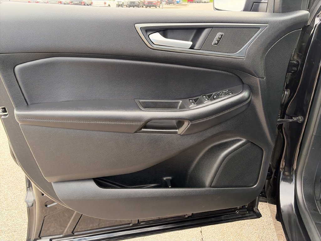 Used 2024 Ford Edge SE w/ Black Appearance Package AWD/4WD image 13
