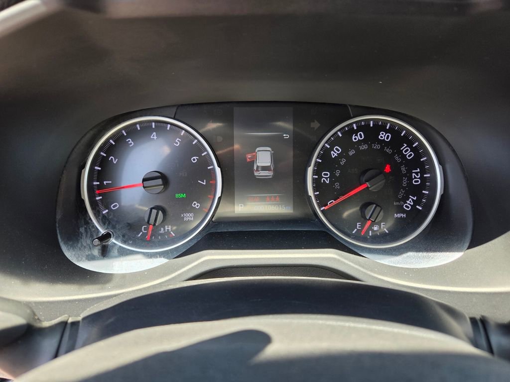 Used 2021 Toyota RAV4 XLE FWD image 31