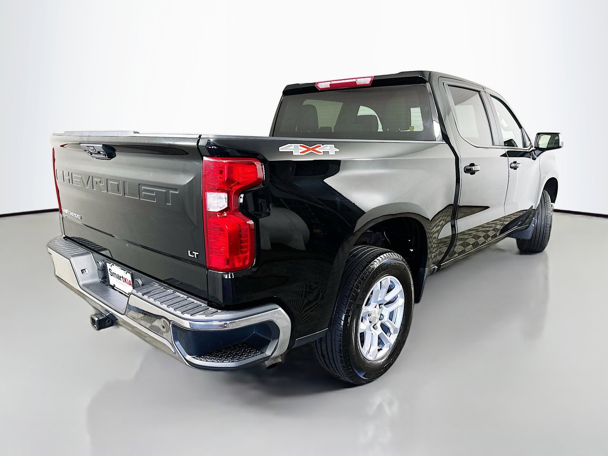Used 2023 Chevrolet Silverado 1500 LT AWD/4WD image 7