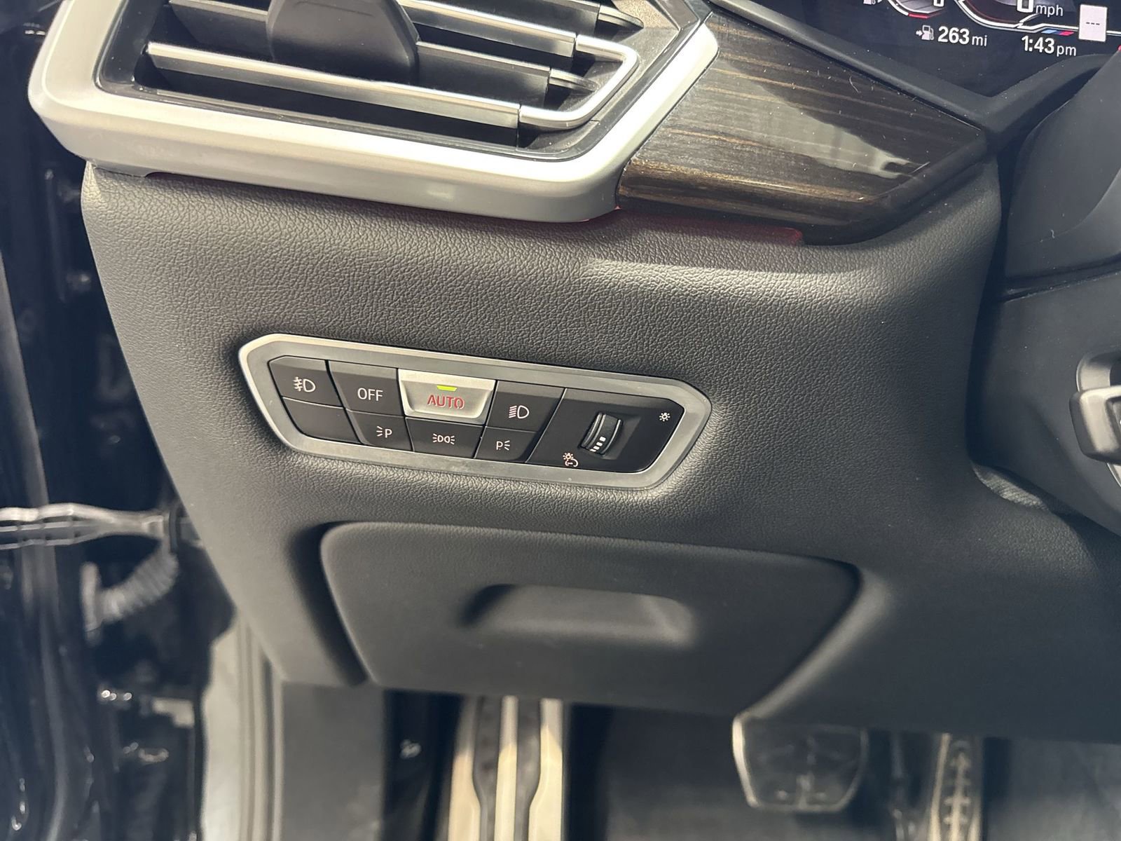 Used 2021 BMW X5 M50i w/ Executive Package image 22