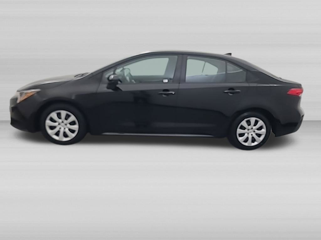 Used 2025 Toyota Corolla LE FWD image 8