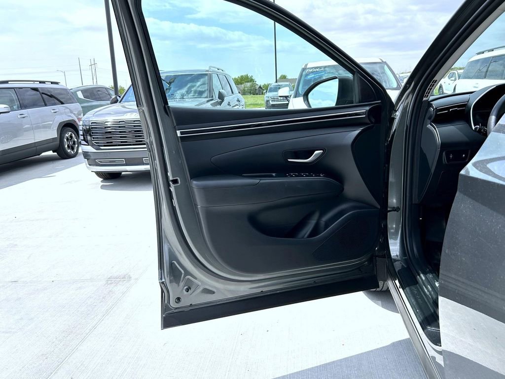 Used 2023 Hyundai Tucson SE AWD/4WD image 10