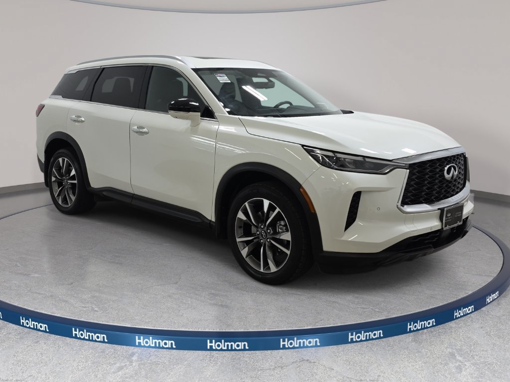 Certified 2023 INFINITI QX60 Luxe w/ Vision Package AWD/4WD image 3