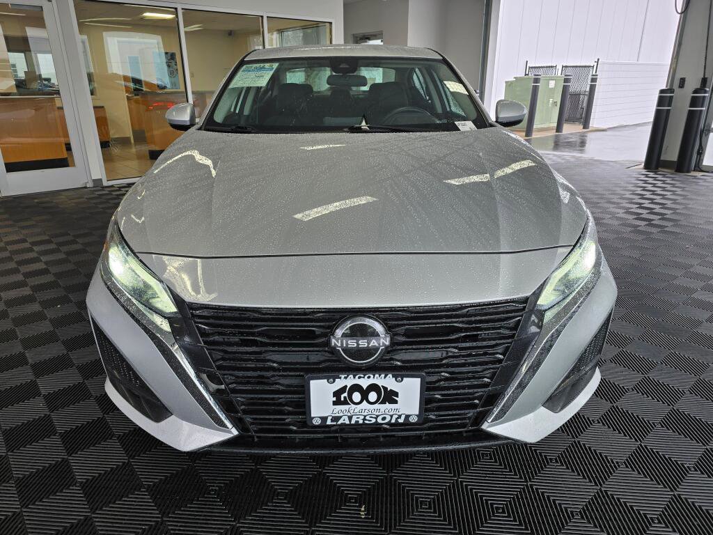 Used 2023 Nissan Altima 2.5 SV image 9