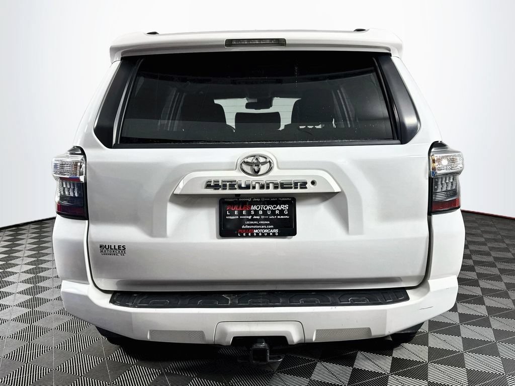Used 2020 Toyota 4Runner SR5 AWD/4WD image 6
