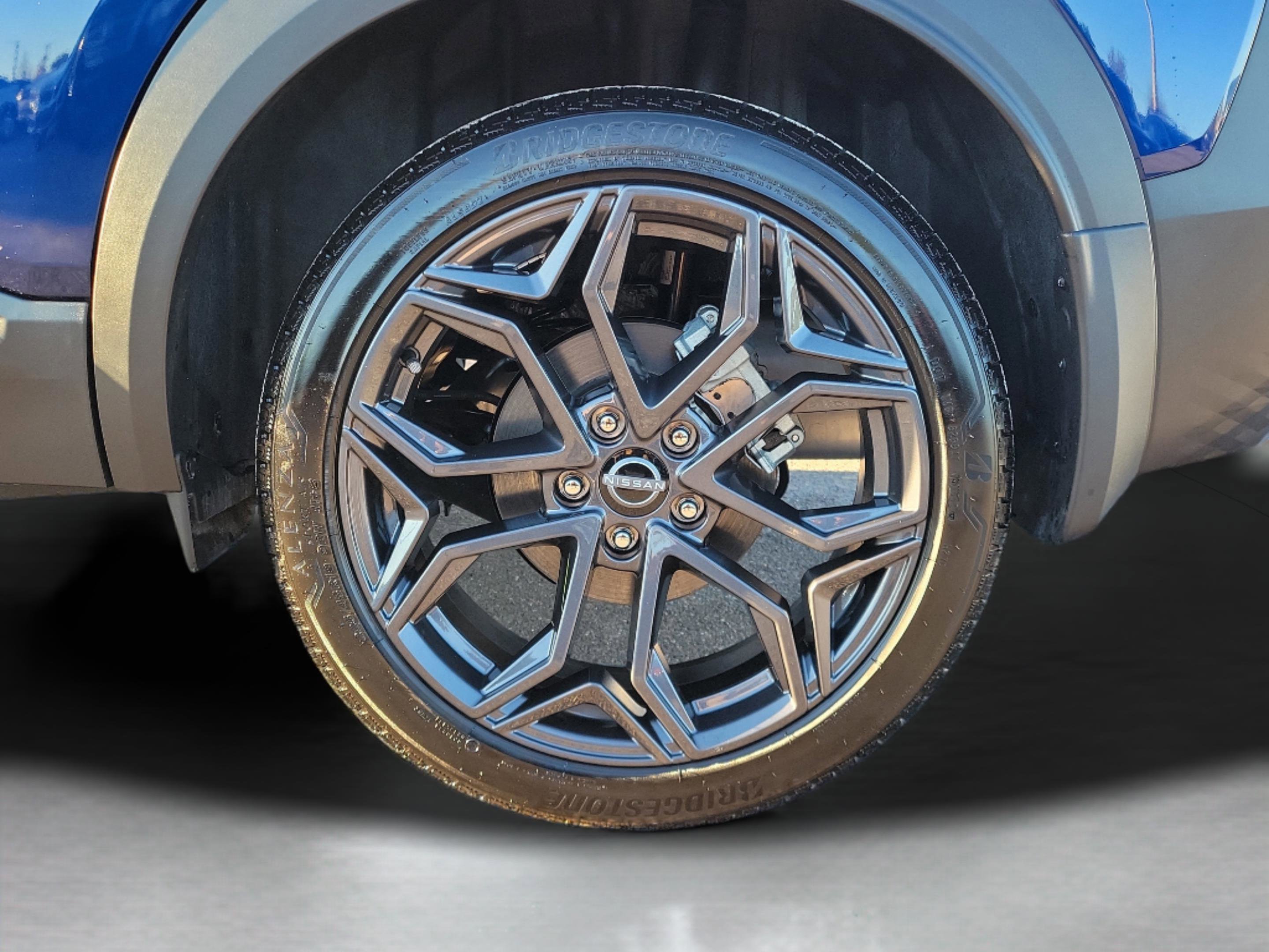 Certified 2025 Nissan Kicks SR image 32