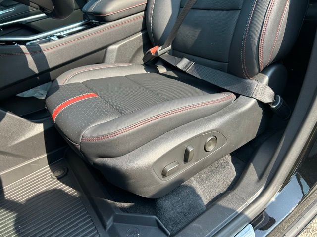New 2026 Chevrolet Traverse RS w/ LPO, Floor Liner Package image 36