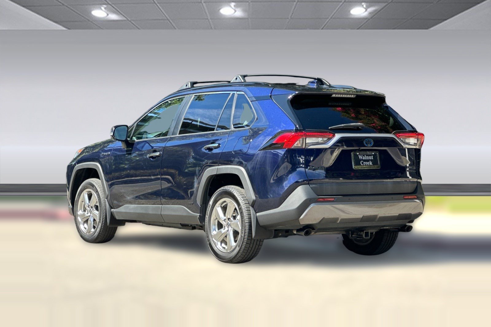 Used 2021 Toyota RAV4 Limited w/ Carpet Mat Package (TMS) AWD/4WD image 3