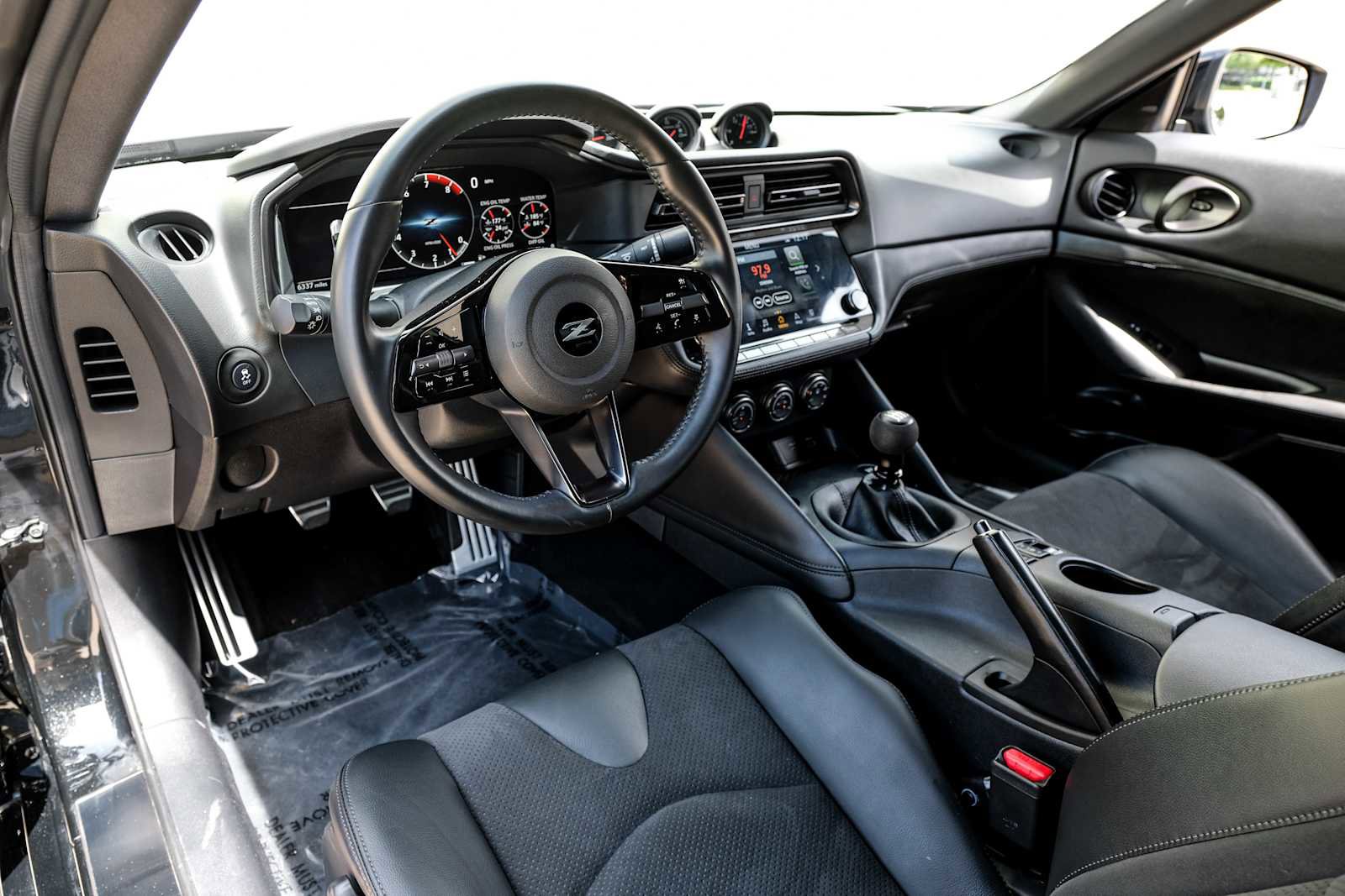 Used 2024 Nissan Z Performance w/ Floor Mat Package image 3