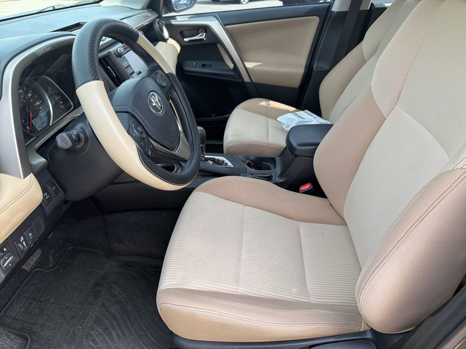 Used 2015 Toyota RAV4 XLE AWD/4WD image 27
