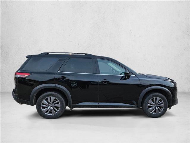 Used 2025 Nissan Pathfinder SV FWD image 4