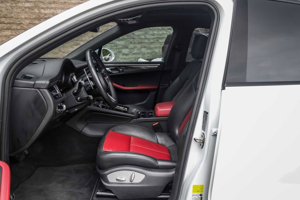 Used 2024 Porsche Macan image 24