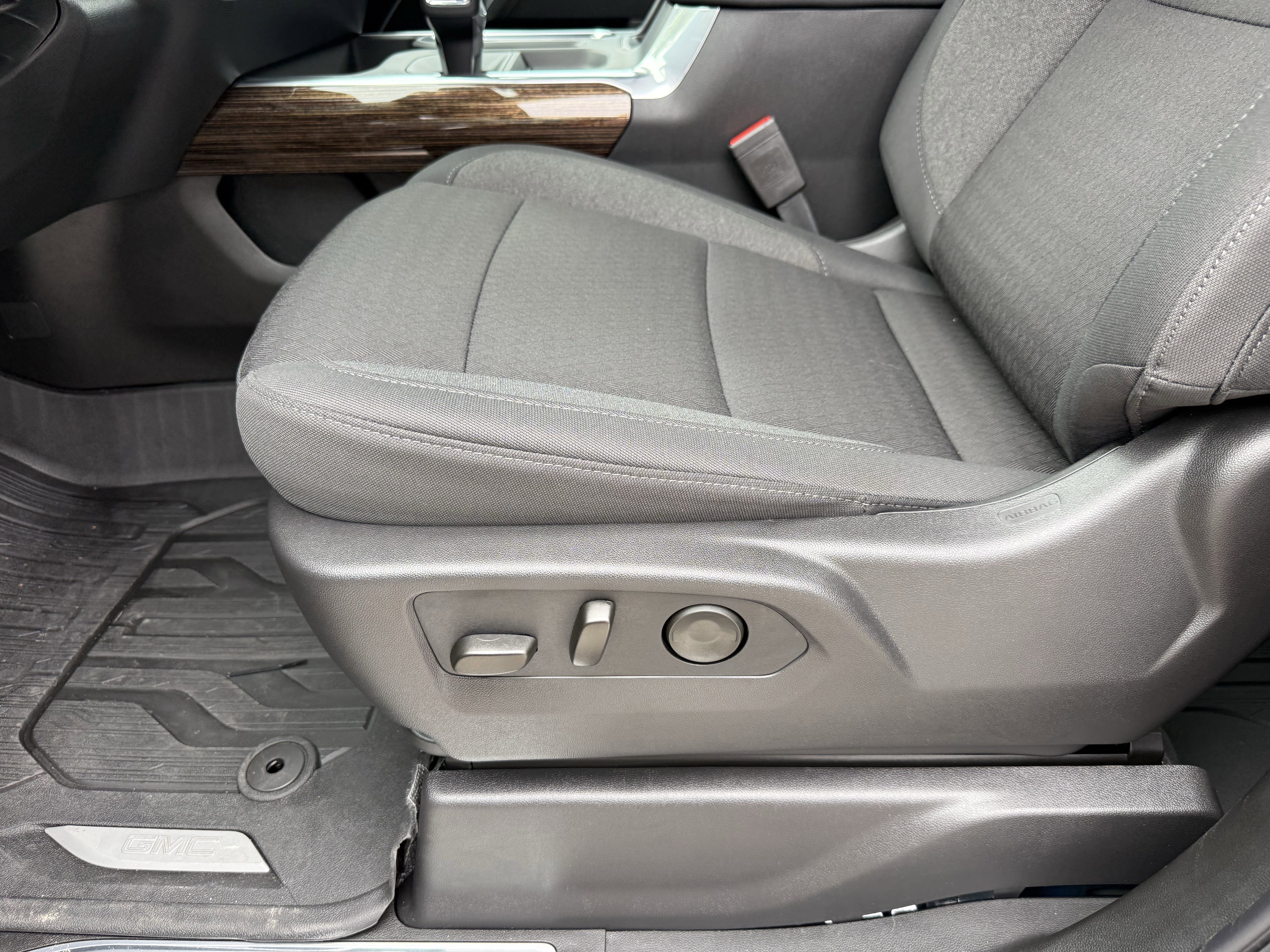 Used 2026 GMC Sierra 1500 Elevation image 28