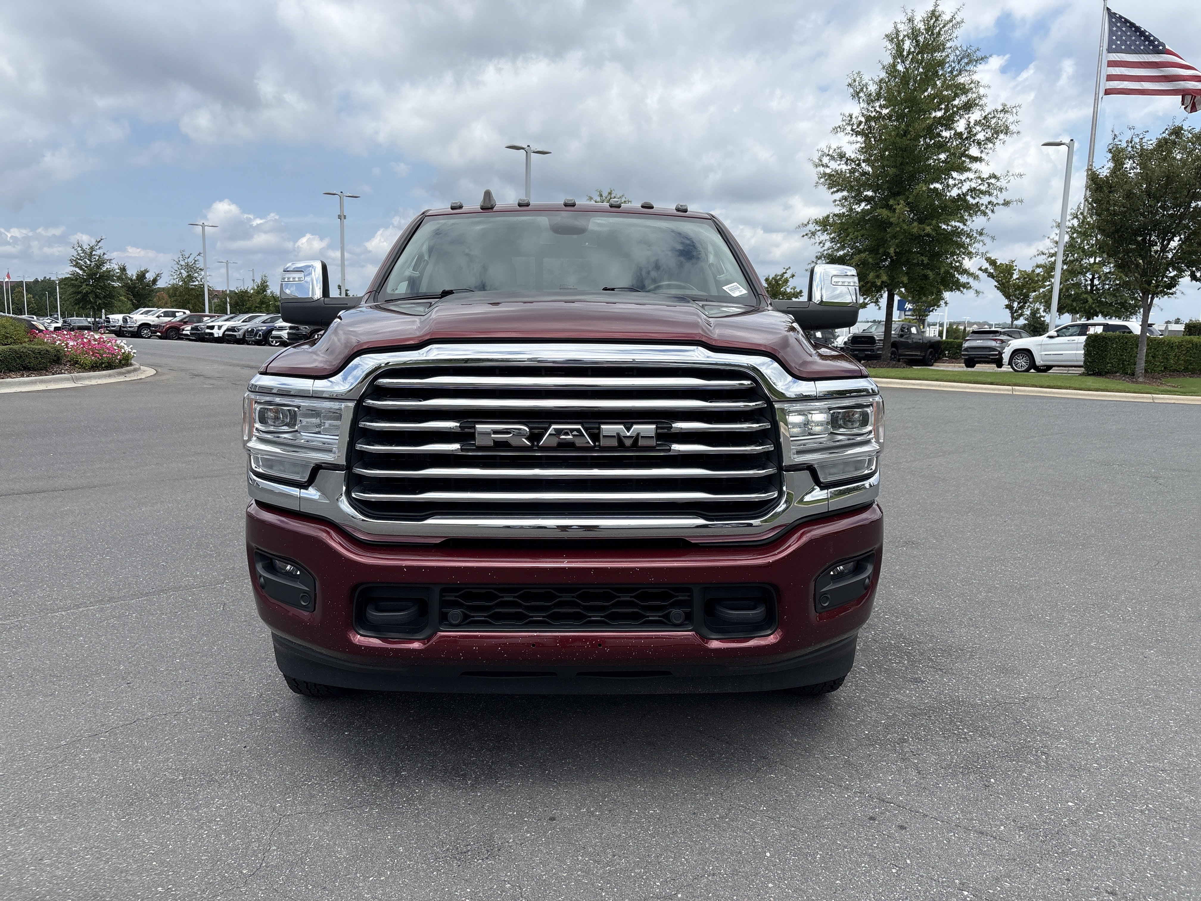 Used 2024 RAM 3500 Limited AWD/4WD image 3