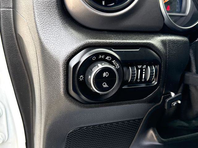 Certified 2021 Jeep Gladiator Willys image 22