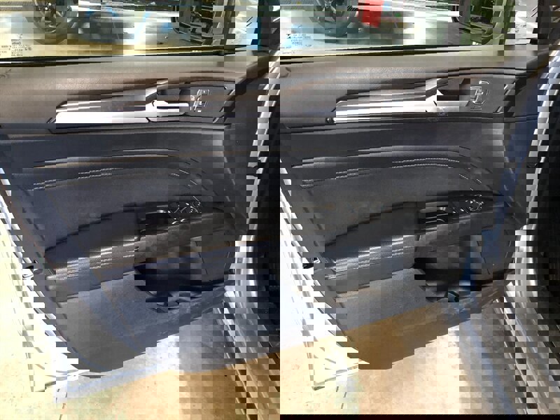 Used 2020 Ford Fusion Titanium image 22