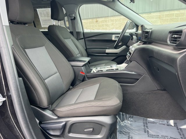 Used 2024 Ford Explorer XLT image 11