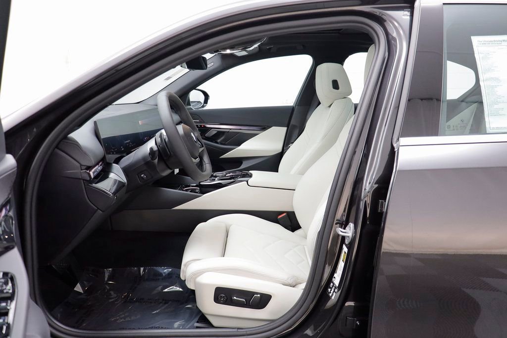 New 2026 BMW 530i xDrive w/ Premium Package image 5