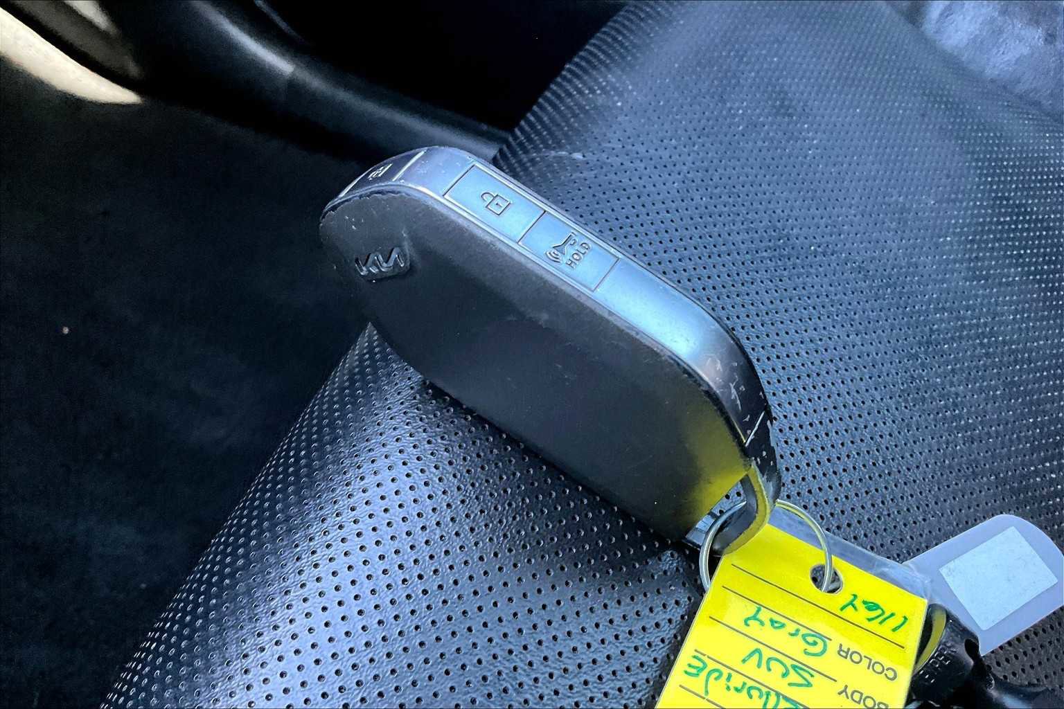 Used 2023 Kia Telluride LX image 26